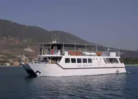 Катамаран на продажу