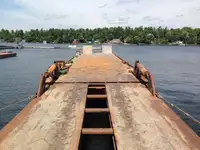 Баржа на продажу