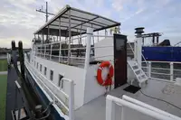 Баржа на продажу
