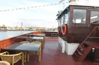 Баржа на продажу