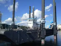 Баржа на продажу