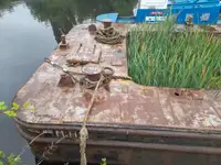 Баржа на продажу