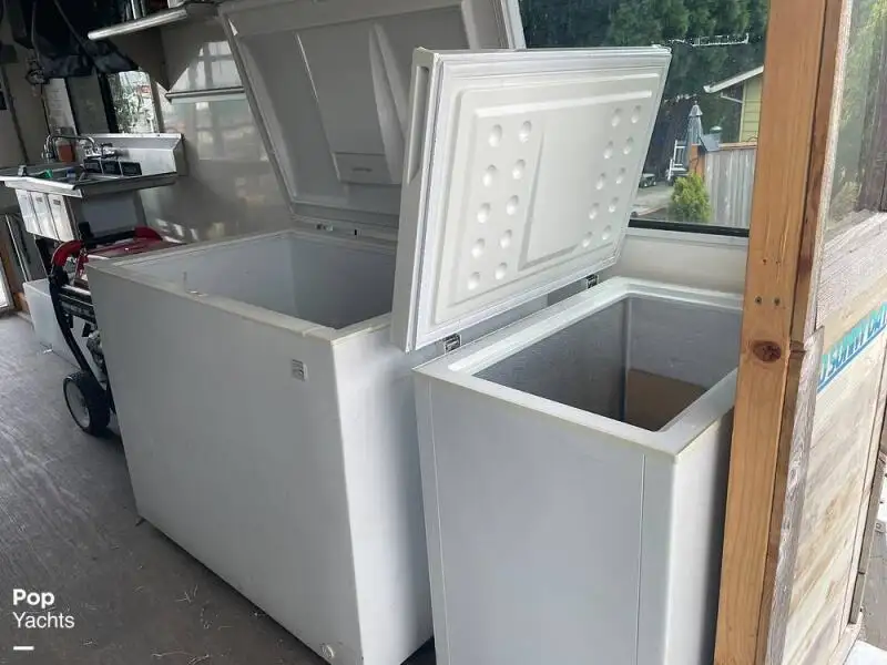 Катамаран на продажу