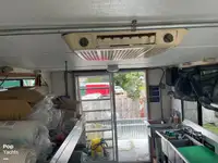 Катамаран на продажу