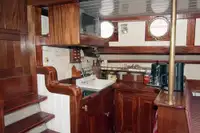 Баржа на продажу