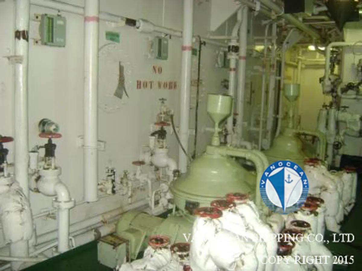 Нефтеналивной/химический танкер на продажу