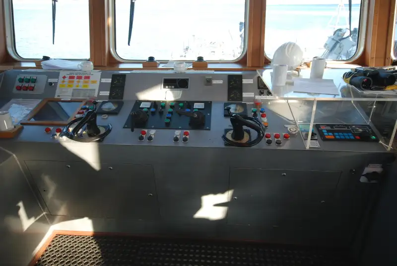 Десантный корабль-танкер на продажу