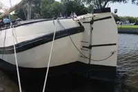 Баржа на продажу