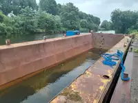Баржа на продажу