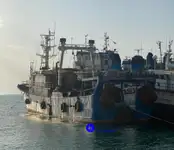 Большой морозильный траулер на продажу