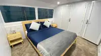 Катамаран на продажу