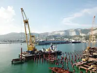 Судно с краном на продажу