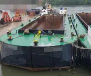 Баржа на продажу