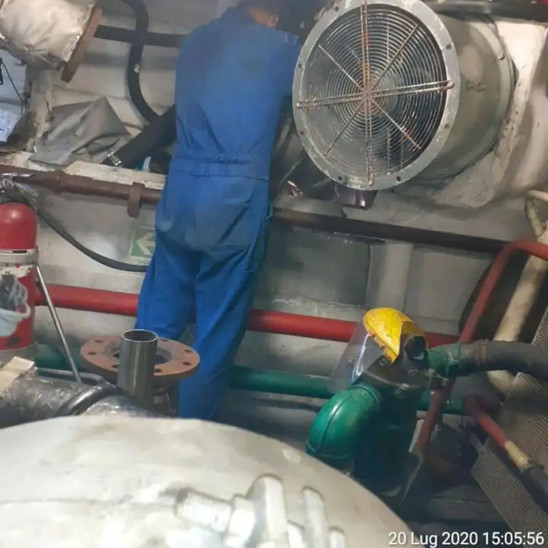 Буксир для перевозки экипажа на продажу