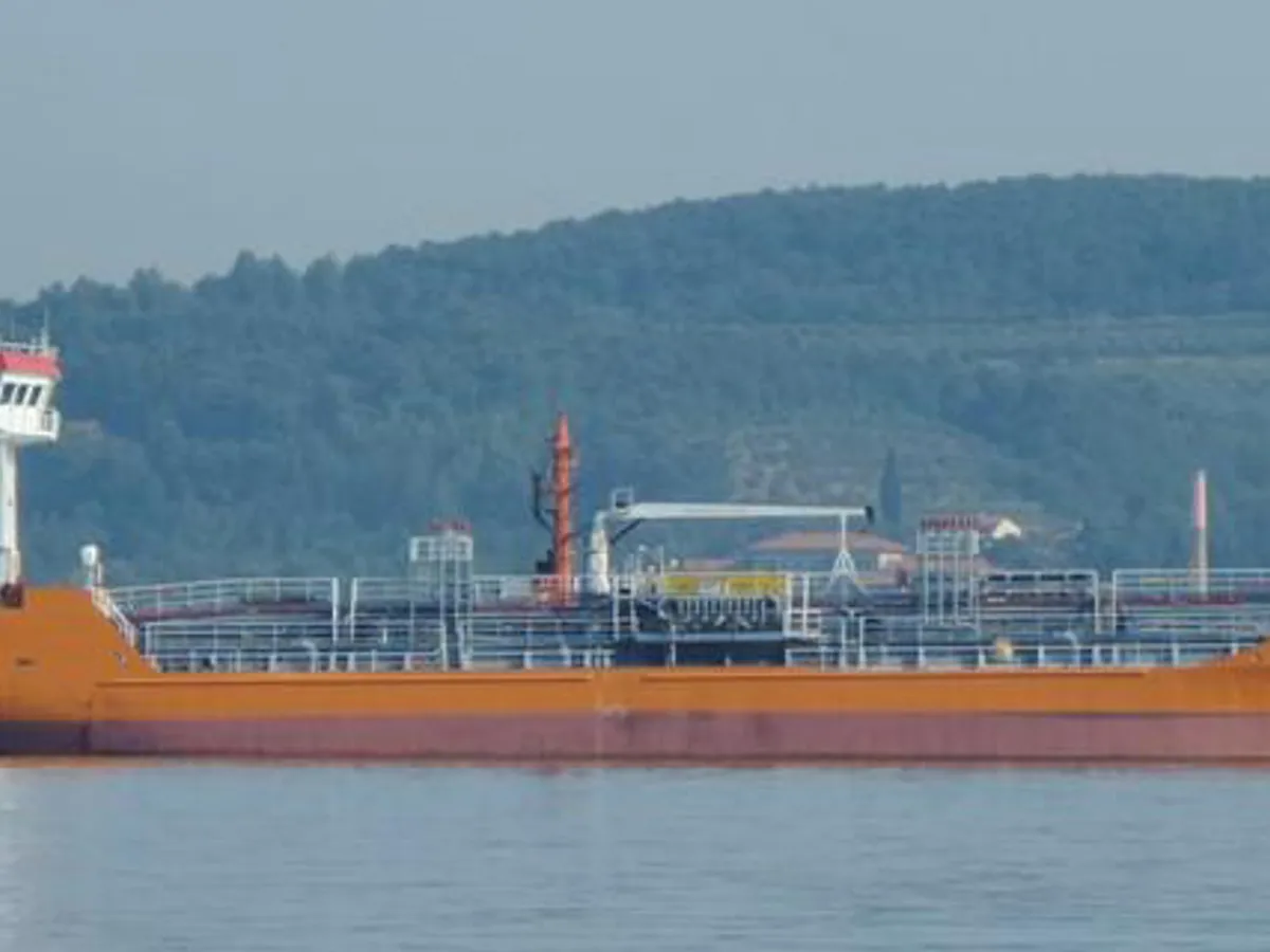 Нефтеналивной/химический танкер на продажу