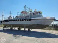 Буксир для перевозки экипажа на продажу