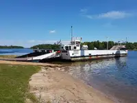 Баржа на продажу