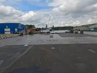 Баржа на продажу