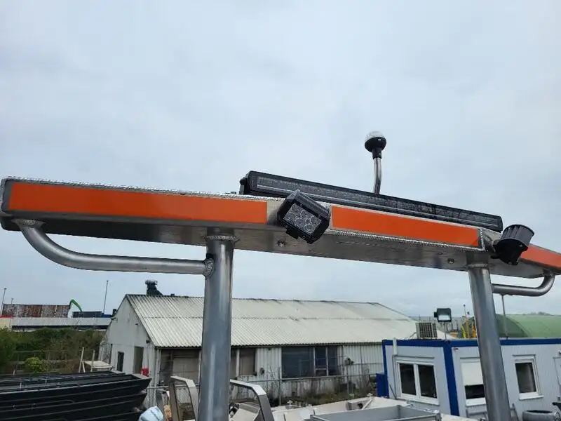 Катамаран на продажу