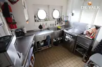 Плавающий отель на продажу