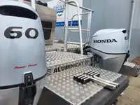 Катамаран на продажу