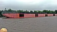 Баржа на продажу