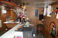 Баржа на продажу