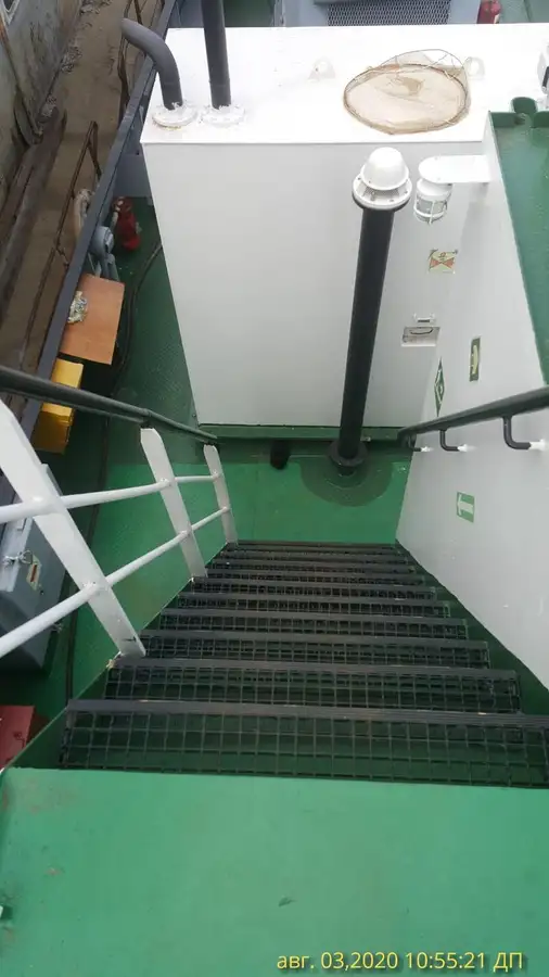 Баржа на продажу