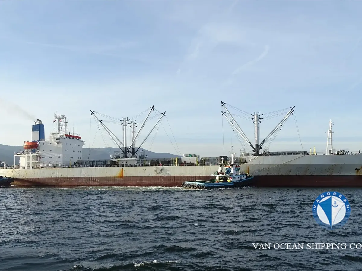 Рефрижераторное судно на продажу