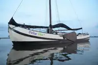 Баржа на продажу