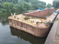 Баржа на продажу