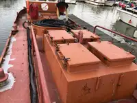Баржа на продажу