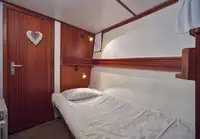 Плавающий отель на продажу