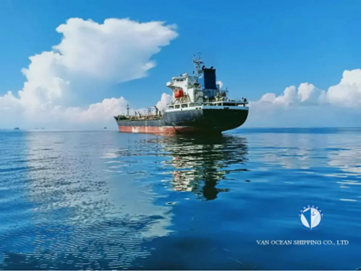 Нефтеналивной/химический танкер на продажу