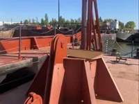 Баржа на продажу