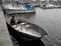 Баржа на продажу