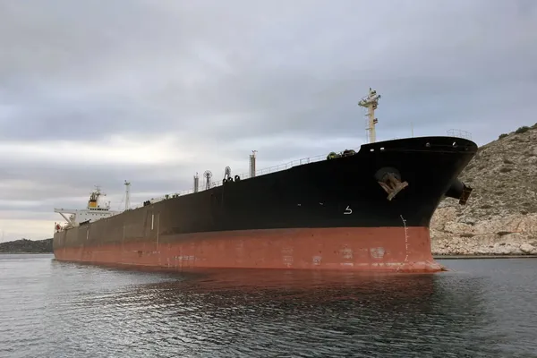 Oil/Chemical tanker for sale