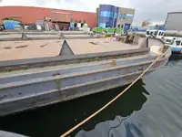 Баржа на продажу