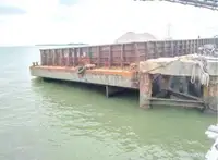 Баржа на продажу