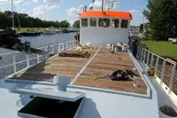 Баржа на продажу