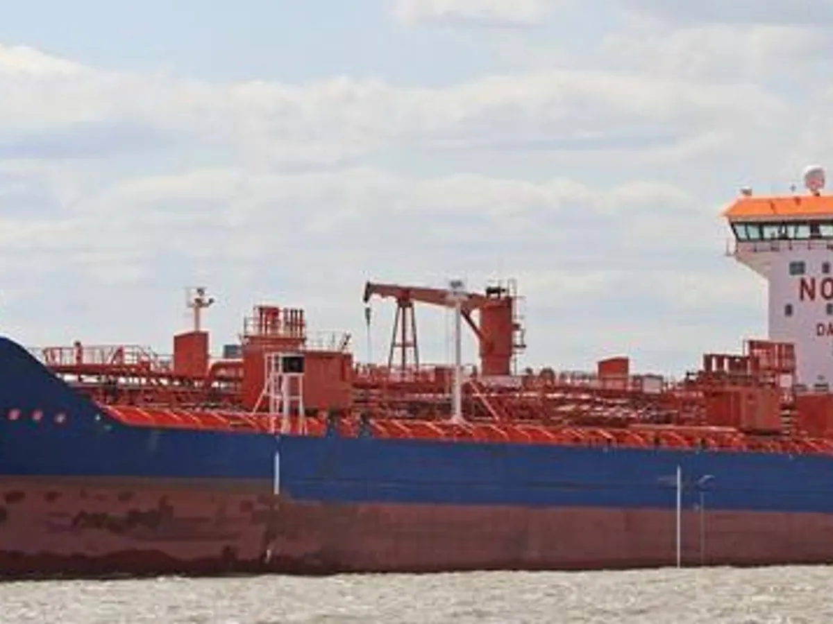 Нефтеналивной/химический танкер на продажу
