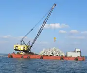 Судно с краном на продажу