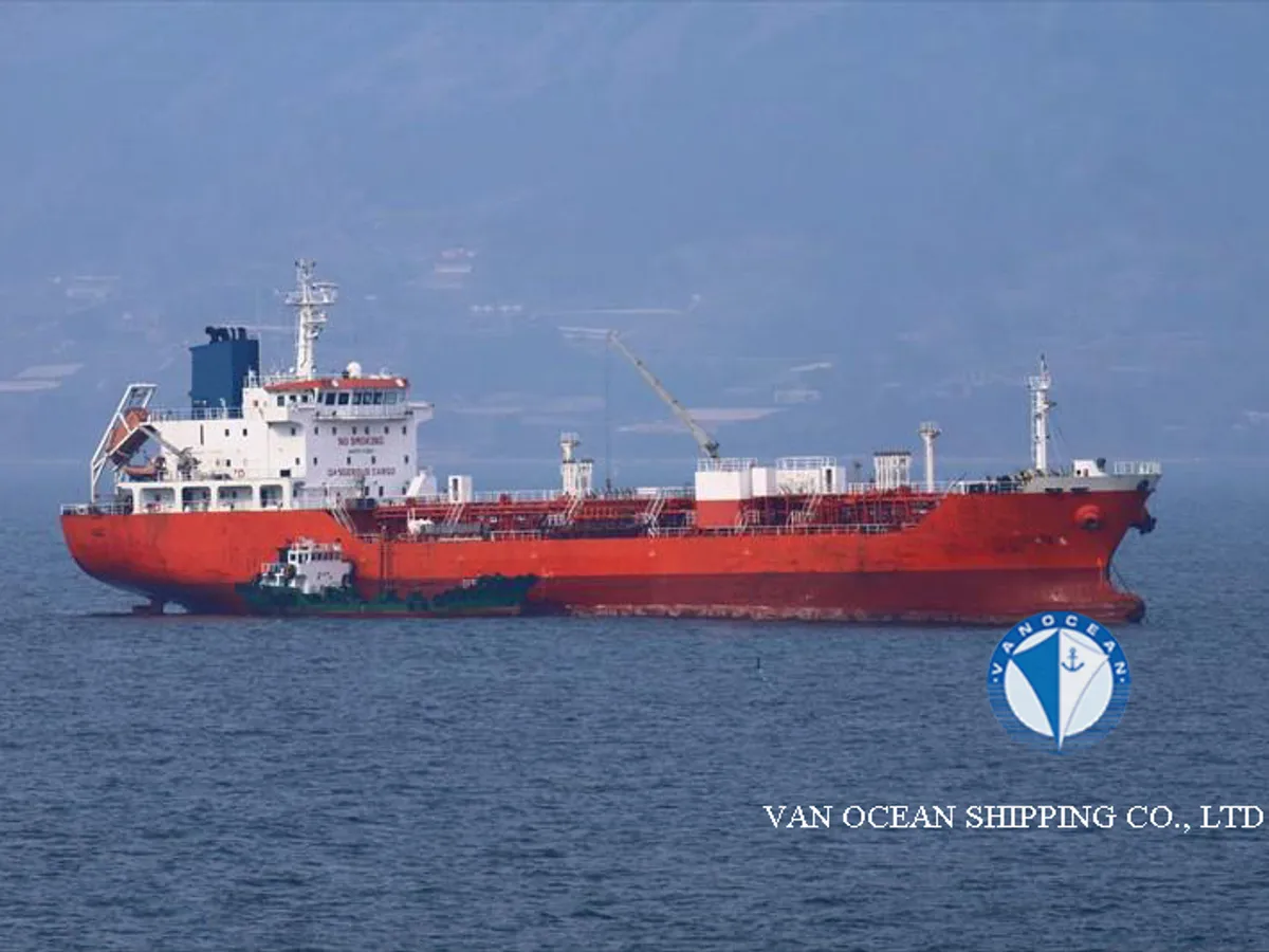 Нефтеналивной/химический танкер на продажу
