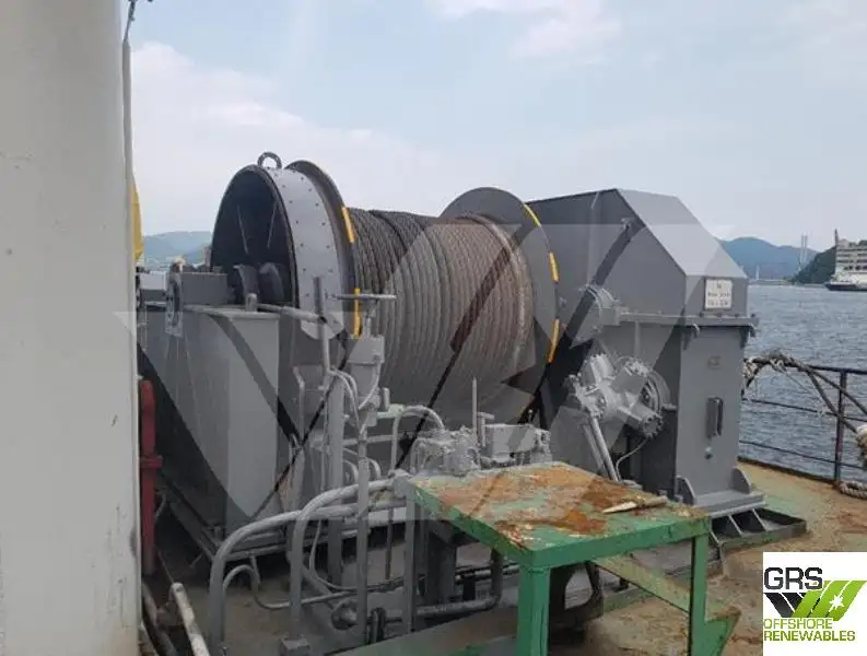 Судно с краном на продажу