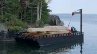 Баржа на продажу