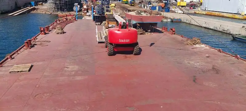 Баржа на продажу