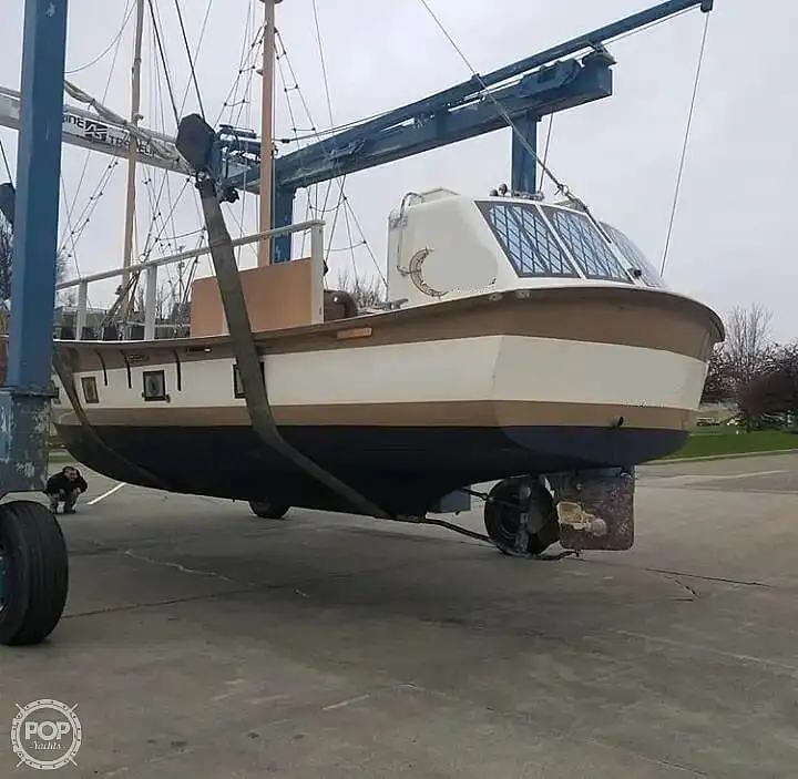 Круизное судно на продажу