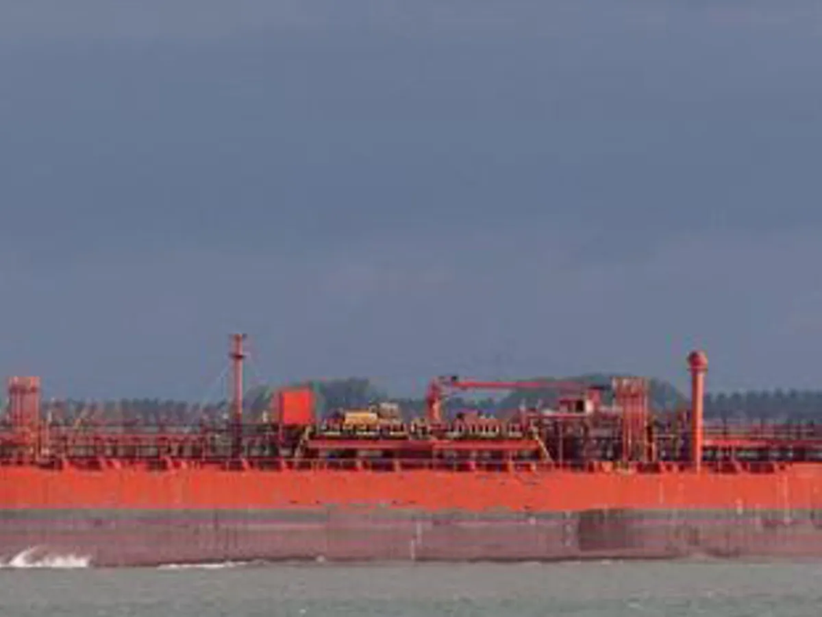 Нефтеналивной/химический танкер на продажу