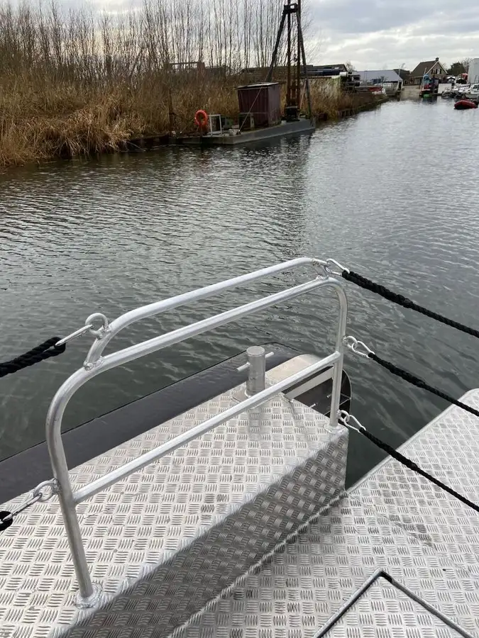 Спасательное судно на продажу