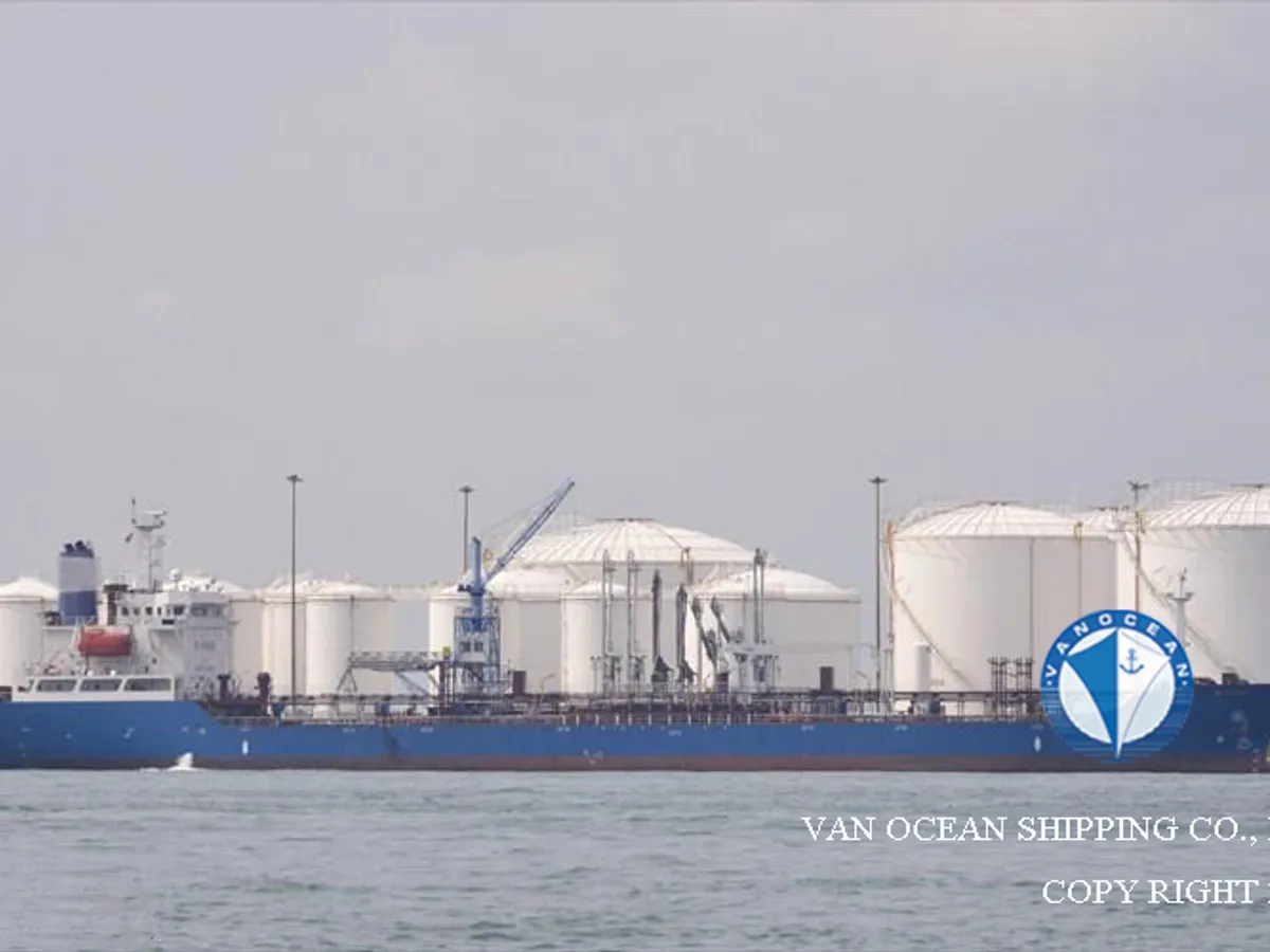 Нефтеналивной/химический танкер на продажу